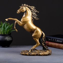 Хорошие сувениры / Figure "Horse on its hind legs"