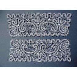 Снежинка / Snowflake / Lace cuffs with quatrefoil pattern and curls