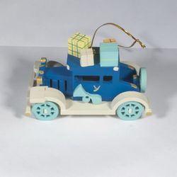 Toy Christmas tree "Car" 650-3