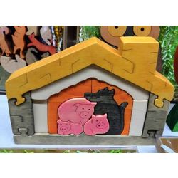 Wooden figure "the tale of the Three little pigs"