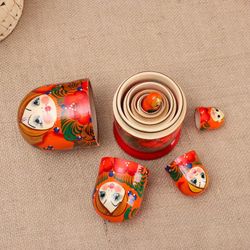 Сималенд / Matryoshka 5 dolls "Galya"