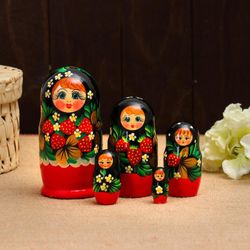Сималенд / Matryoshka "Strawberry", 5 dolls