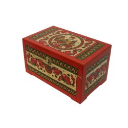 Беломорские узоры / The box is wooden "Pyermogori painting" carved from a single piece of wood, height of 10 cm