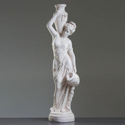 Хорошие сувениры / Figure "Girl with a jug"