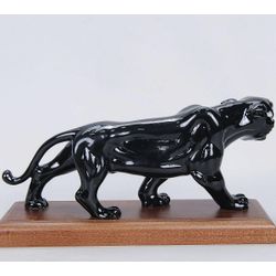 Vernissage of History / Panther on a stand (black)