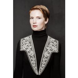 Снежинка / Snowflake / Lace collar with an ornament in the form of a branch with a flower