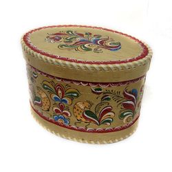 Беломорские узоры / Boite en bois avec couvercle "peinture Uftyug" ovale 15 cm