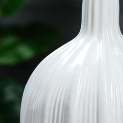 Керамика ручной работы / Table vase "Keeper"