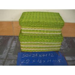 Wicker baskets with lid, different colors