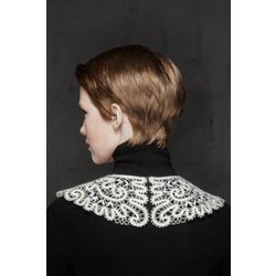 Снежинка / Snowflake / Round lace collar with an ornament of curly twigs