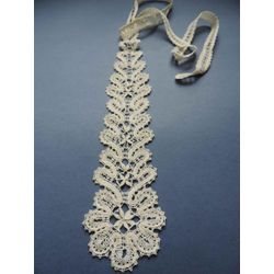 Снежинка / Snowflake / Women's lace tie "Mesh seven-leafed"