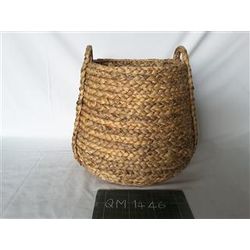 Wicker basket for clothes