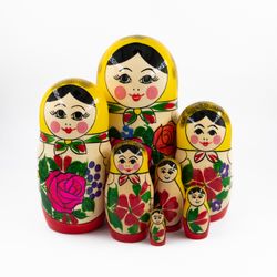 Семеновская роспись / Russian girl - traditional matryoshka, 7 dolls