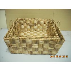 A set of wicker fruit trays, 2 pieces