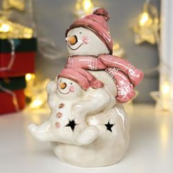 Сималенд / Souvenir "Snowman with a snowman in pink caps"
