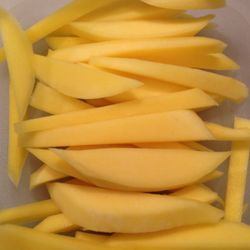Frozen mango pulp