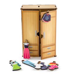 Woodlandtoys / Sorter "Wardrobe. Clothes by seasons"