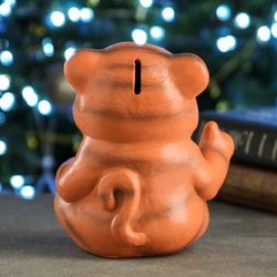Хорошие сувениры / Piggy bank "Tiger with an elegant paw"