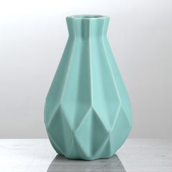 Керамика ручной работы / Table vase "Origami No. 1" 21 cm