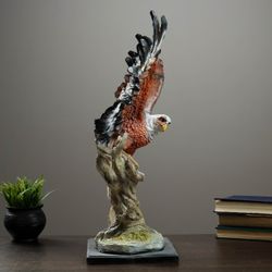 Хорошие сувениры / Flying eagle figure