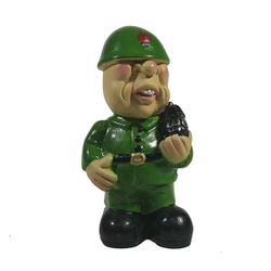 Ремеко / Dekoratif figür "El bombalı asker" L5W4H8cm