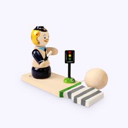 Богородская игрушка / Wooden souvenir "Inspector"