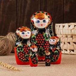 Сималенд / Matryoshka 5 dolls "Bella"