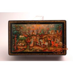 Tour of the lacquer miniature factory