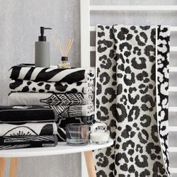 Этель / Terry towel Leopard black, 70x130 cm, 100% chl, velor, 420 g / m2
