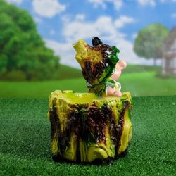 Хорошие сувениры / Figured planter "Gnome at the hemp # 1"