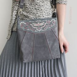 Торжокские золотошвеи / Suede bag "Dragonfly"