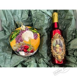 Holiday Classics / Set of Christmas decorations "Cheese and Wine"