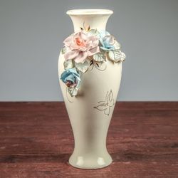 Керамика ручной работы / Table vase "Coquette"