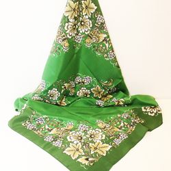 Золотая Хохлома / Silk scarf Khokhloma painting, green background