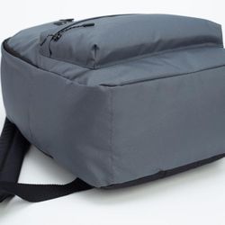 ZAIN / Backpack with zip compartment