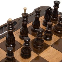 GamesDealer / Chess + backgammon carved 50 with a handle, Haleyan