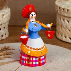 Дымковская глиняная игрушка / Figurine "Peasant woman with a yoke"