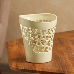 Керамика ручной работы / Orchid, carved cache-pot