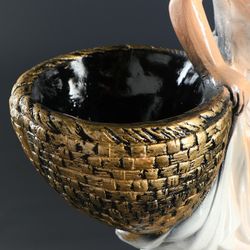 Хорошие сувениры / Figure with pots "Girl with a basket"