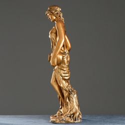 Хорошие сувениры / Figure "Girl with two large jugs"