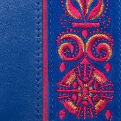 Торжокские золотошвеи / Handmade leather passport cover "Astrid"