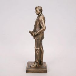 Vernissage of History / Frunzik Mkrtchyan figurine