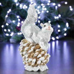 Хорошие сувениры / Figure "Squirrel on a cone"