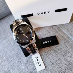 DKNY / Nolita NY2905 देखता है