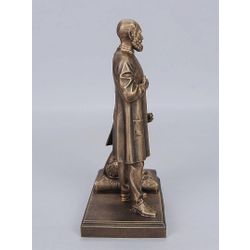 Vernissage of History / Statuette Pavlov I.P.