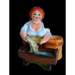 Ковровская глиняная игрушка / Figurine "A young lady washing clothes"