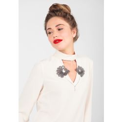 Lace brooch, "King-bird" grey