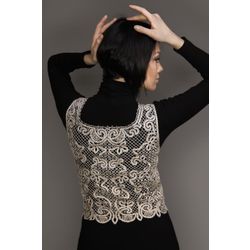 Снежинка / Snowflake / Women's lace vest with a floral pattern