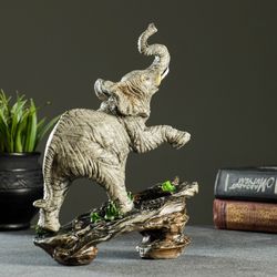 Хорошие сувениры / Figure "Elephant on a stone"
