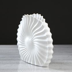 Керамика ручной работы / Table vase "Shell"
